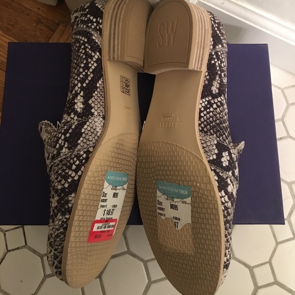 Stuart Weitzman snake print leather loafers 10 - Picture 3 of 3