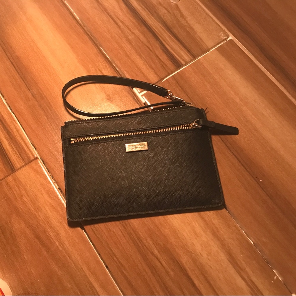 Kate Spade ♠️ wristlet !