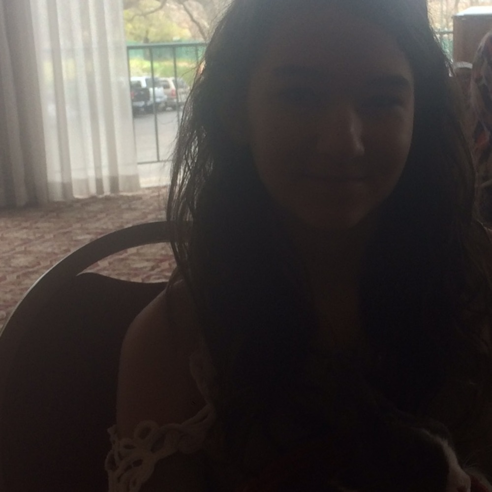 Meet your Posher, Alyssa