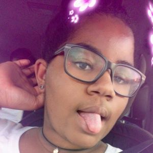 Meet your Posher, Michaela