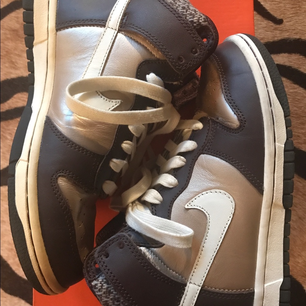 Brown cream and gold Nike dunks