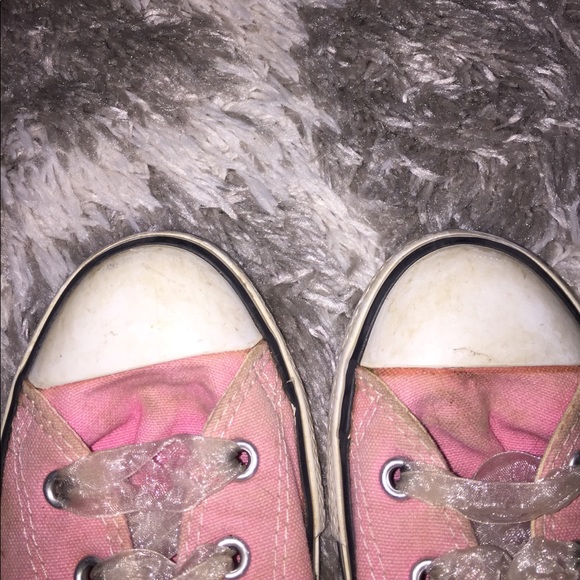 Pink converse! - Picture 3 of 3