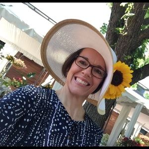 Meet your Posher, Suzanne