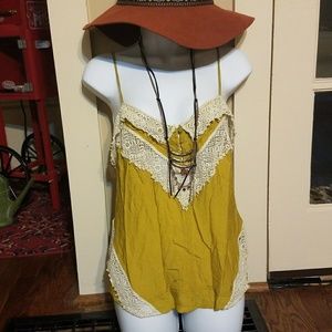 Hurley Mustard Must Have