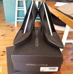💥Labor Day Sale! 💥 Kendall + Kylie Abi pump