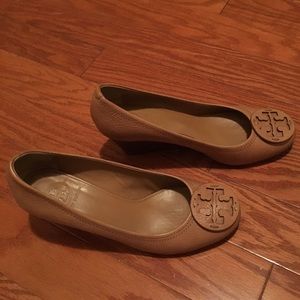 Tan Tory Butch Sally Wedges