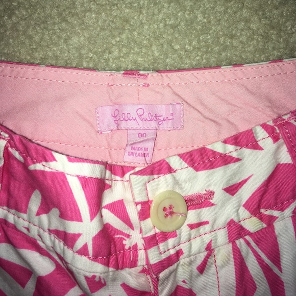 Lilly Pulitzer Scalloped Pink Short - Picture 2 of 3