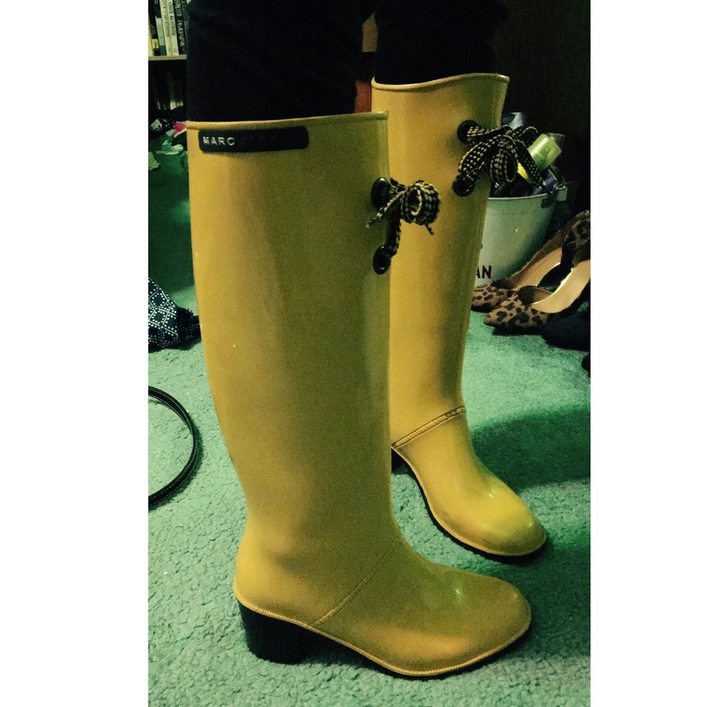 marc by marc jacobs yellow rain boots