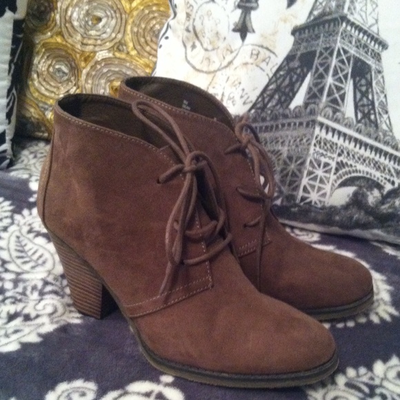 MIA BOOTIES - Picture 1 of 3