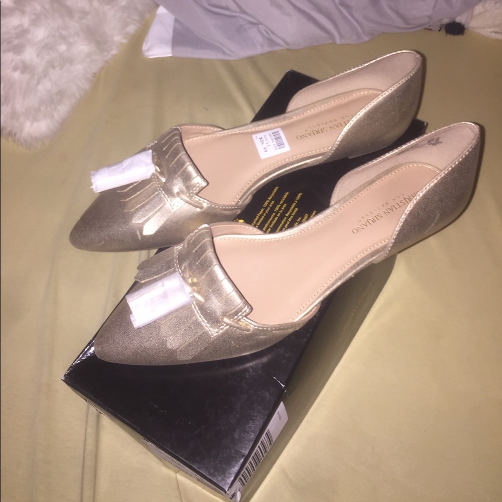 Gold pointed flats