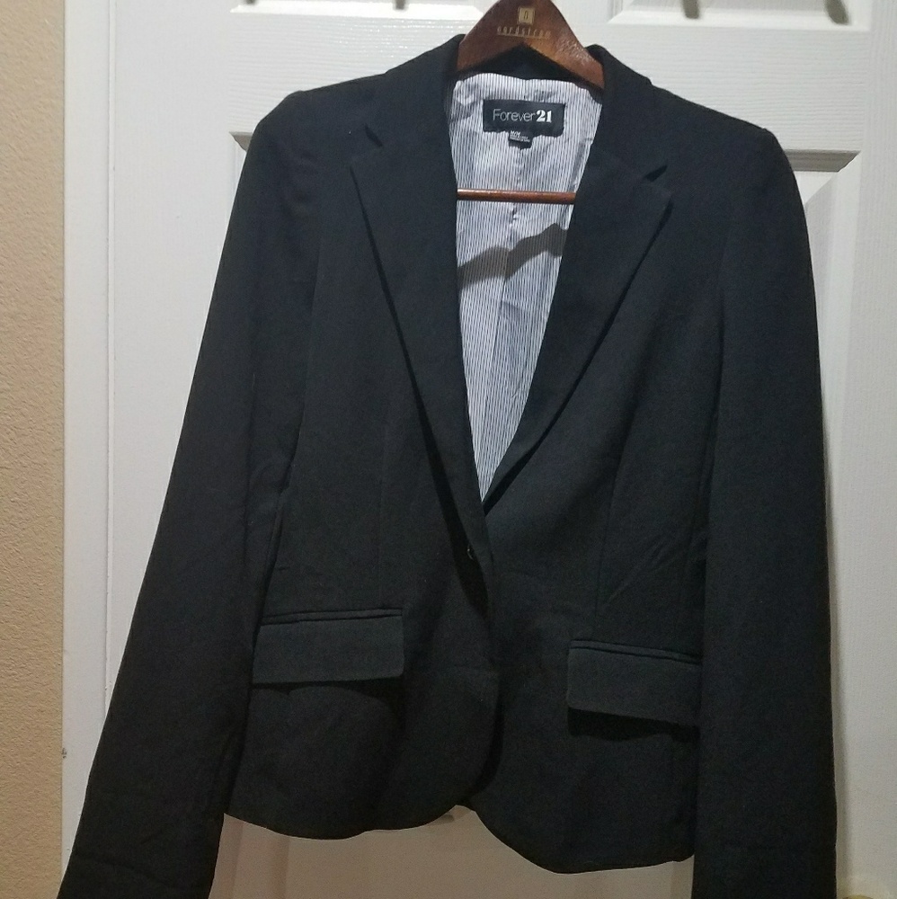 Forever 21 black blazer