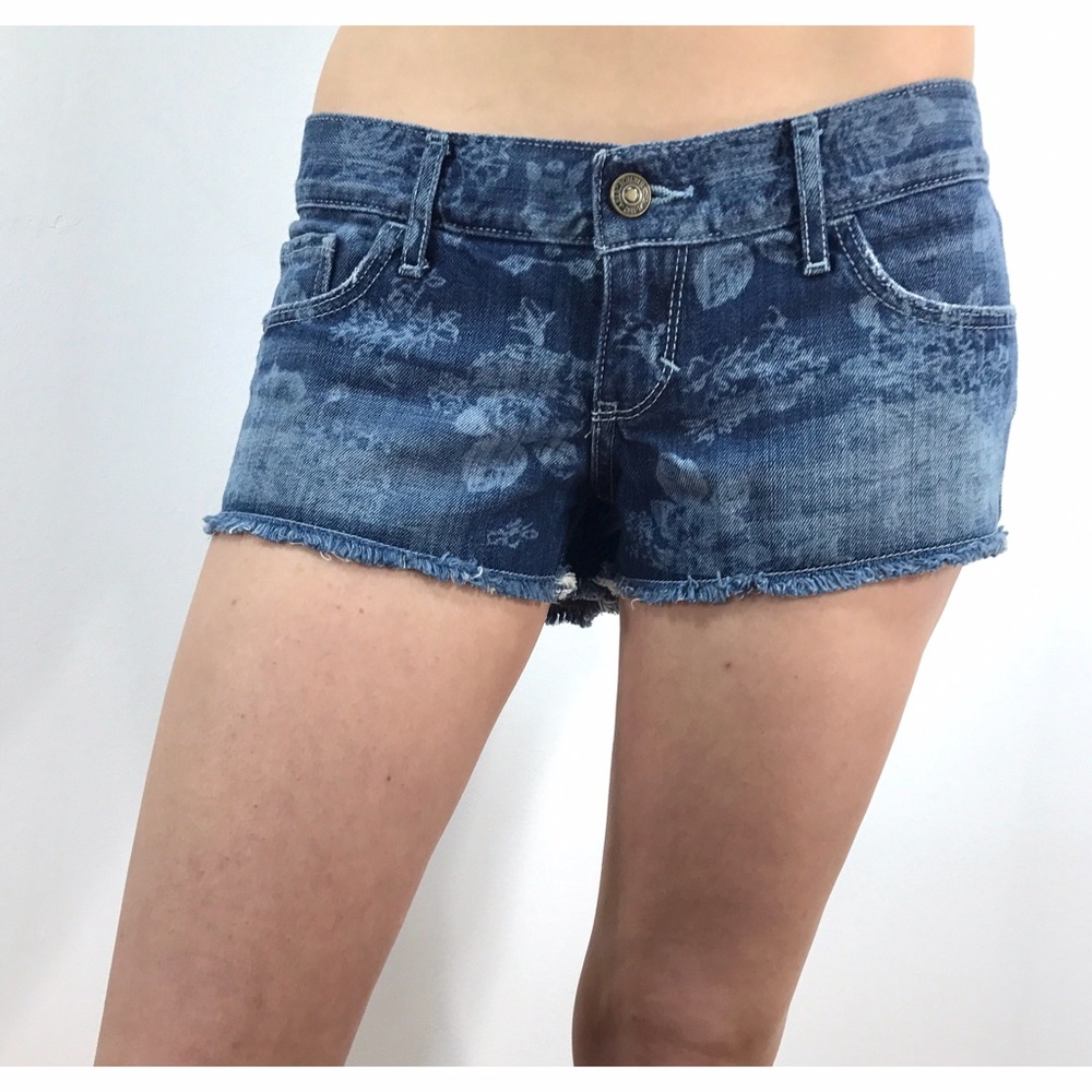 *LAST CHANCE* A&F Jean Shorts w/ floral pattern