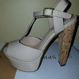 Open Toe Cream Platforms w/Cork Heel Size 7.5 ❤