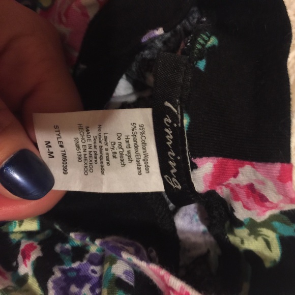 High collared floral tank - Picture 2 of 3