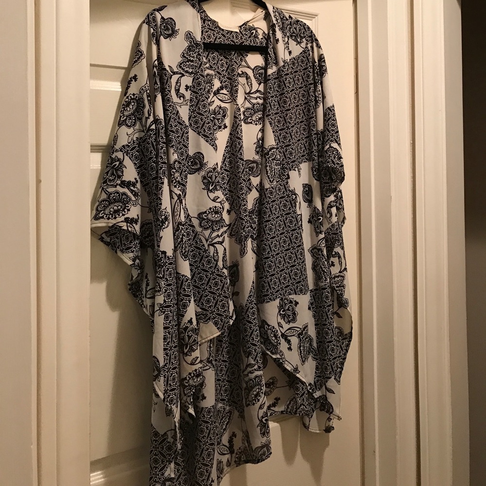 Black and white Lush kimono