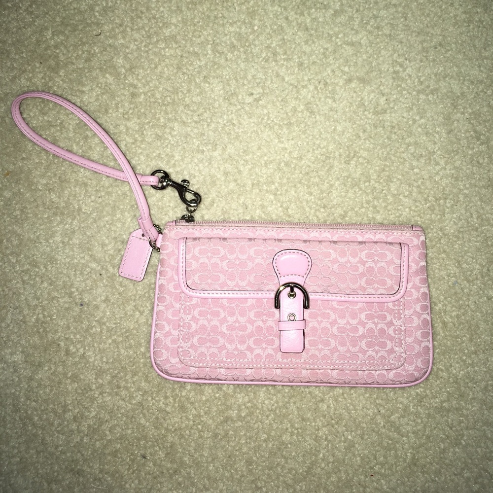 Coach wristlet wallet