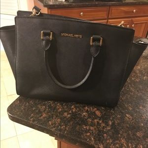 Black Michael kors Selma handbag
