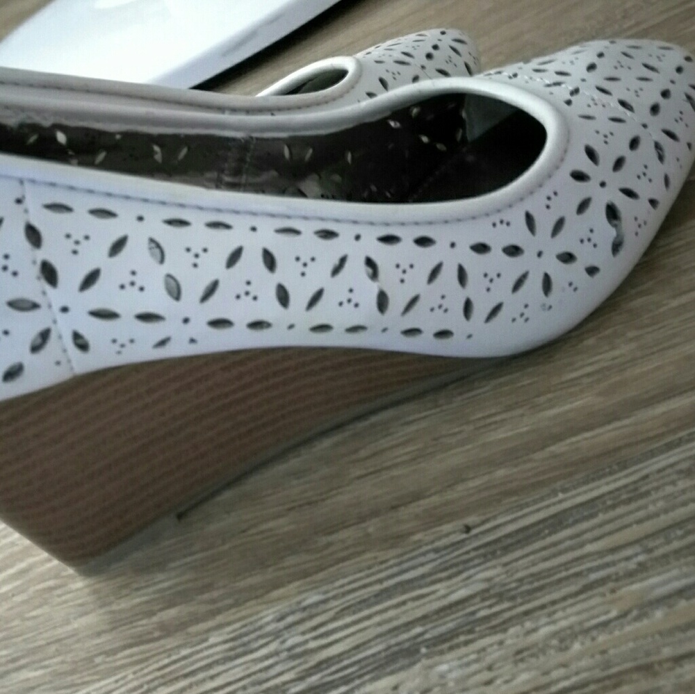 Wedge shoes