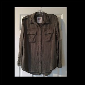 Mossimo Buttoned Up Shirt