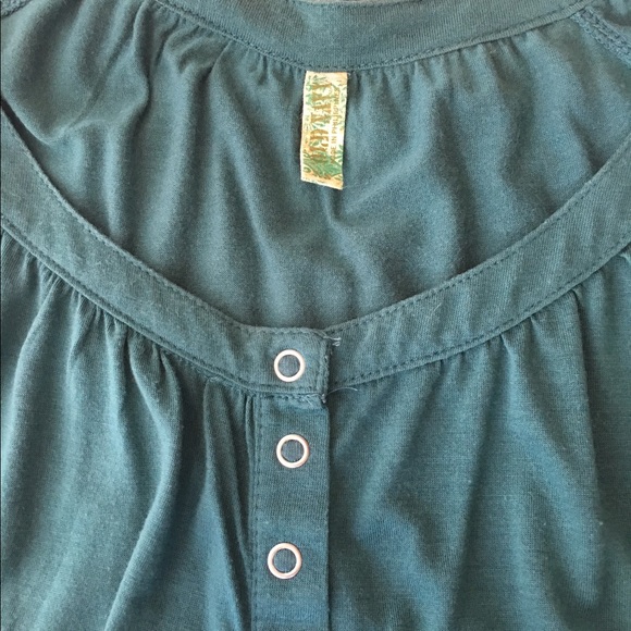 Old Navy boat neck tee - Picture 3 of 3