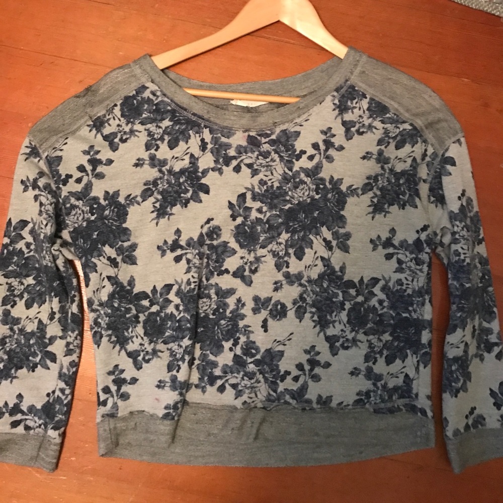 Blue and gray flower sweater shirt