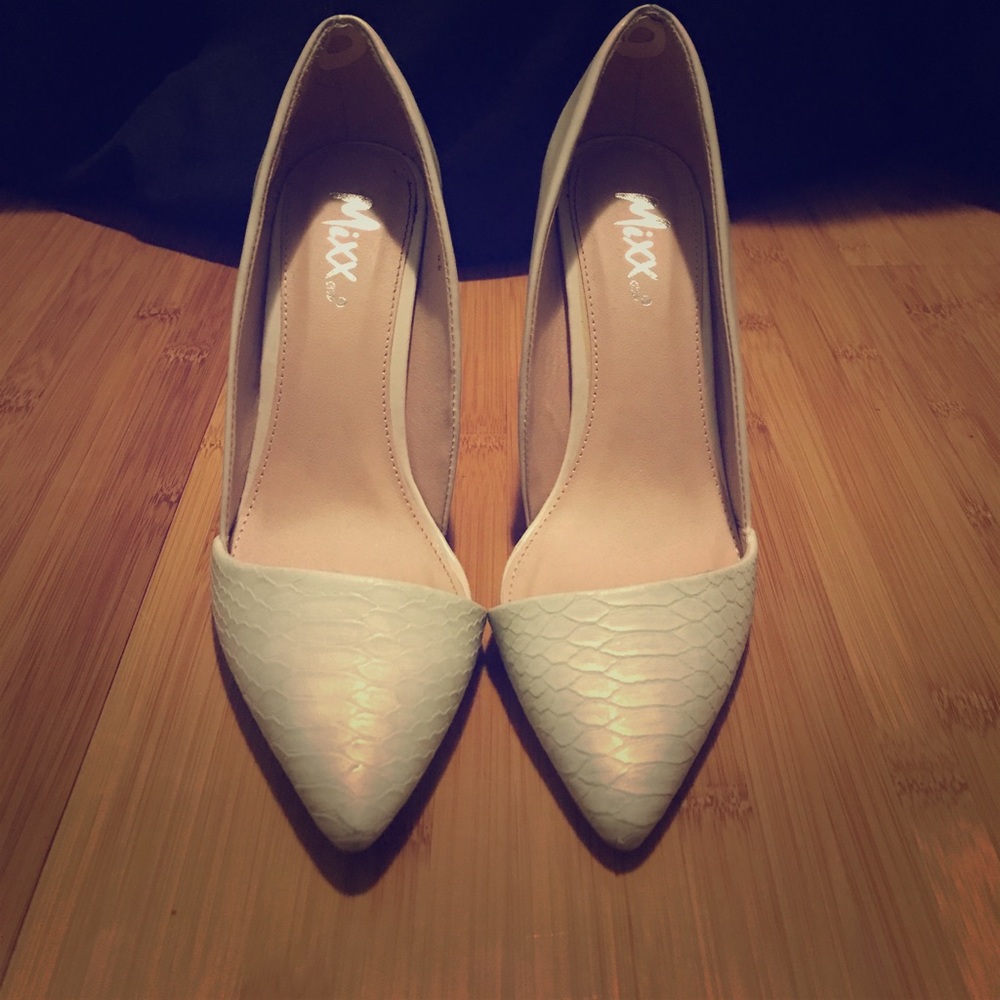 Aria snake embossed pointed toe pump