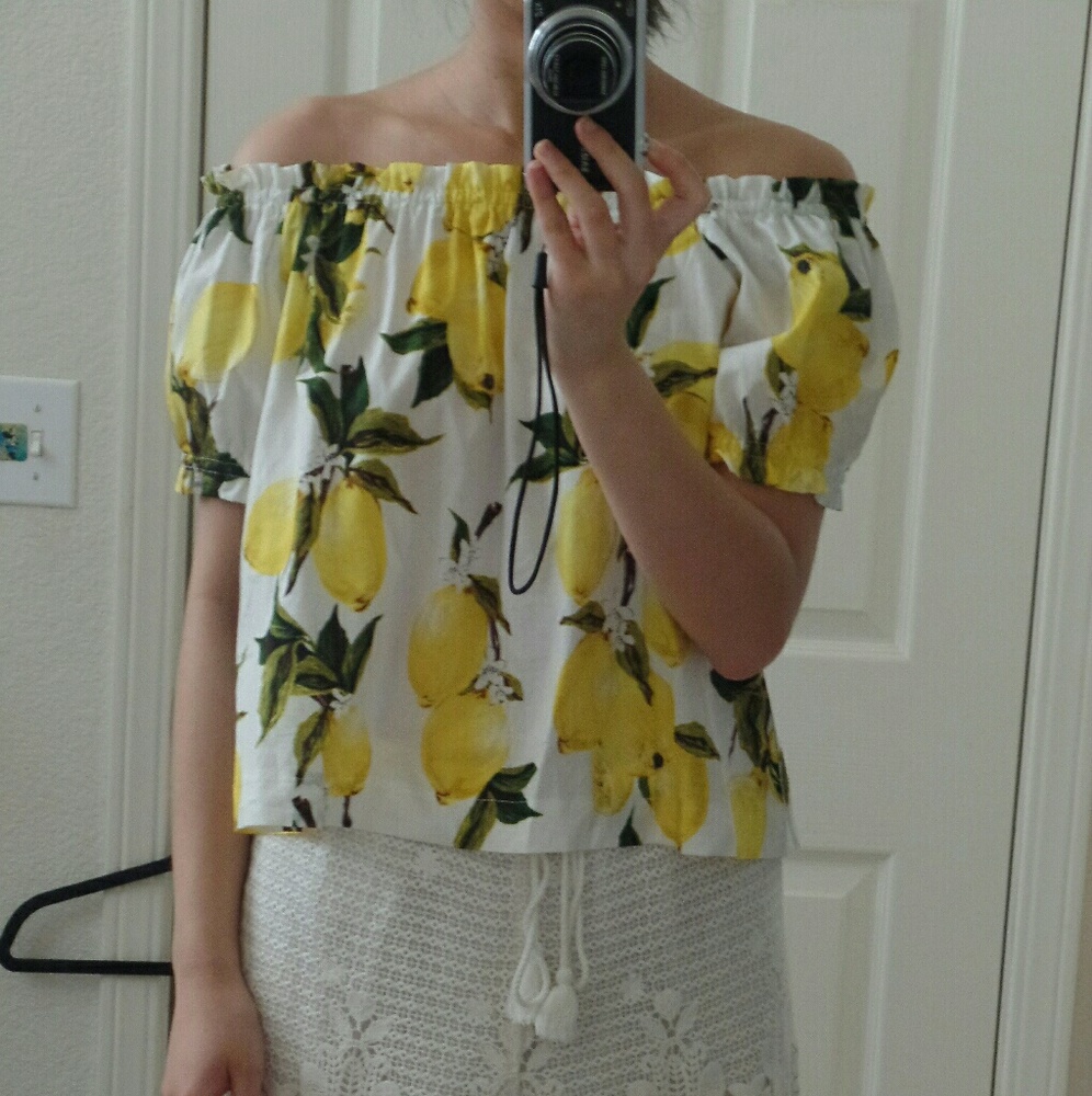 Lemon print off shoulder top
