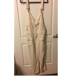 Da-nang cream woman overalls .