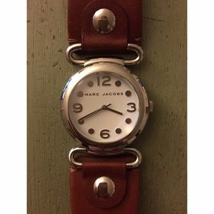 Marc Jacobs leather strap, silver accent watch.