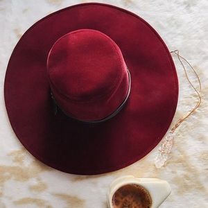🎈🎈Free People velvet wide brim hat🎈🎈