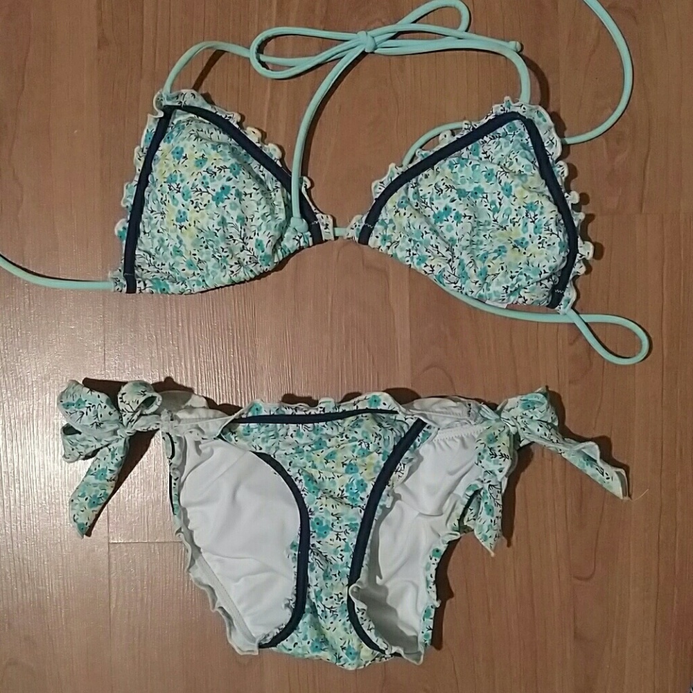 Scrunch victorias secret bikini small ruffles
