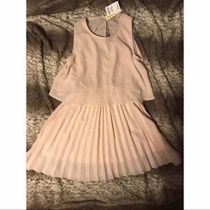 Light pink/peach pleated dress