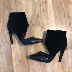 Steve Madden black pumps