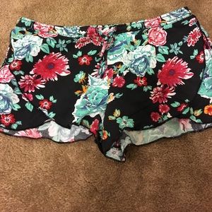 Floral comfy shorts
