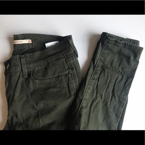 Levi's green super skinny pants