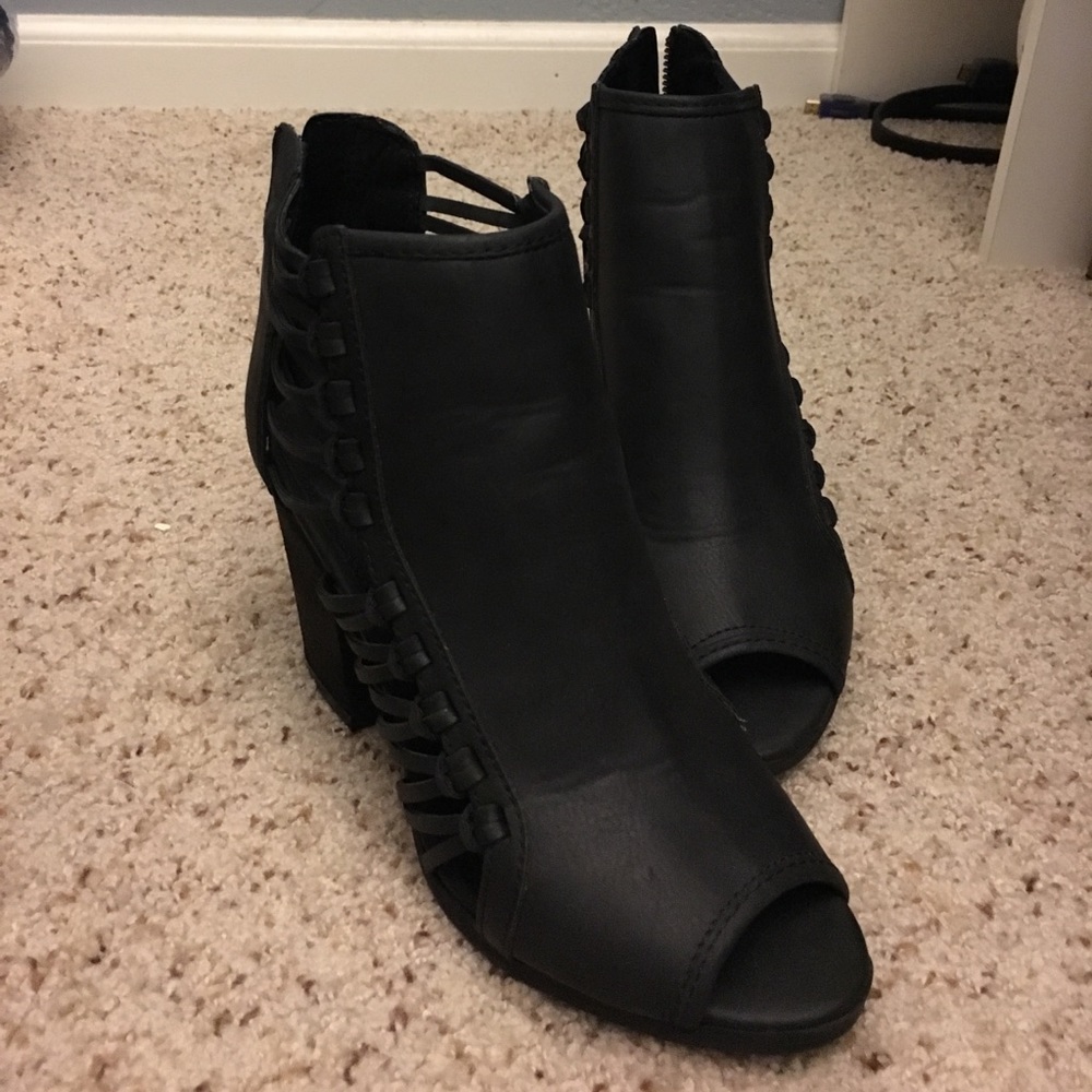 **Reserved for LuyLyLin87** Rampage Black Heels