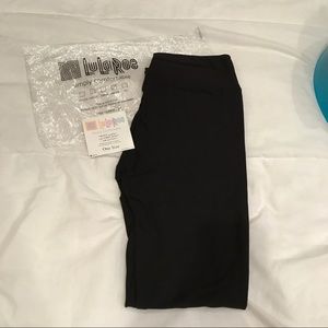 New LuLaRoe Black Leggings OS