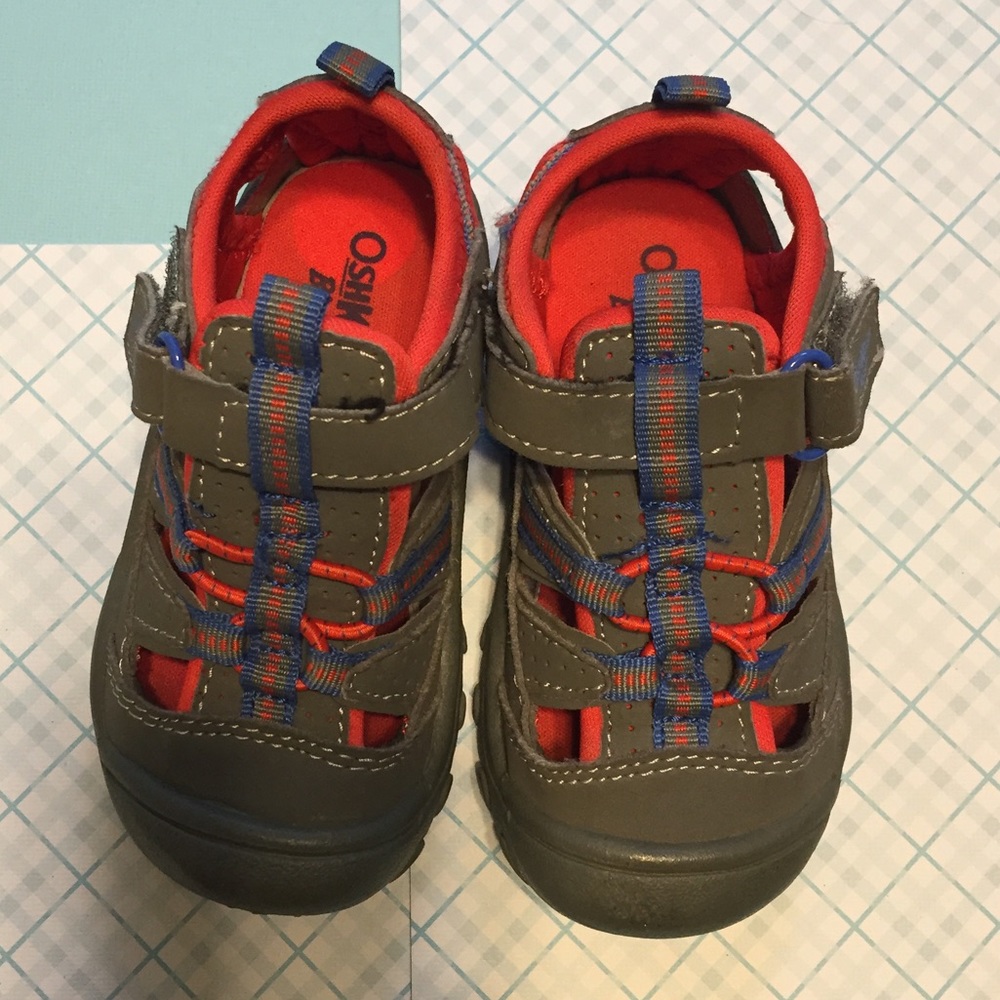 EUC - Water/sandals for boys, Size 6