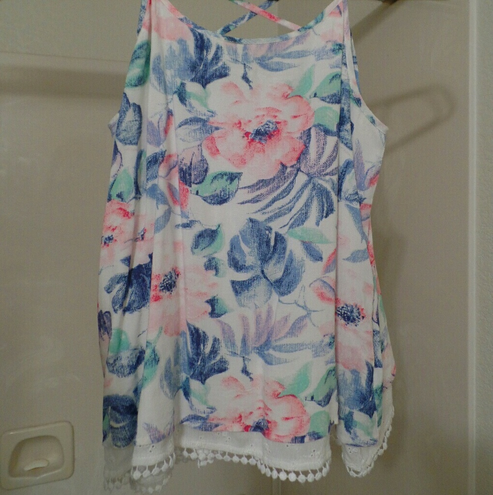 Floral crochet trimmed strappy tank