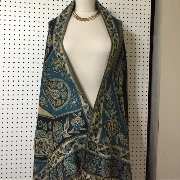 Shawl - Picture 2 of 3