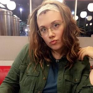 Meet your Posher, Macey