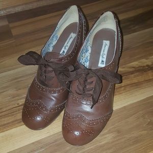 Vintage Style Brown Heels