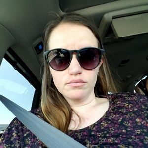 Meet your Posher, Alicia