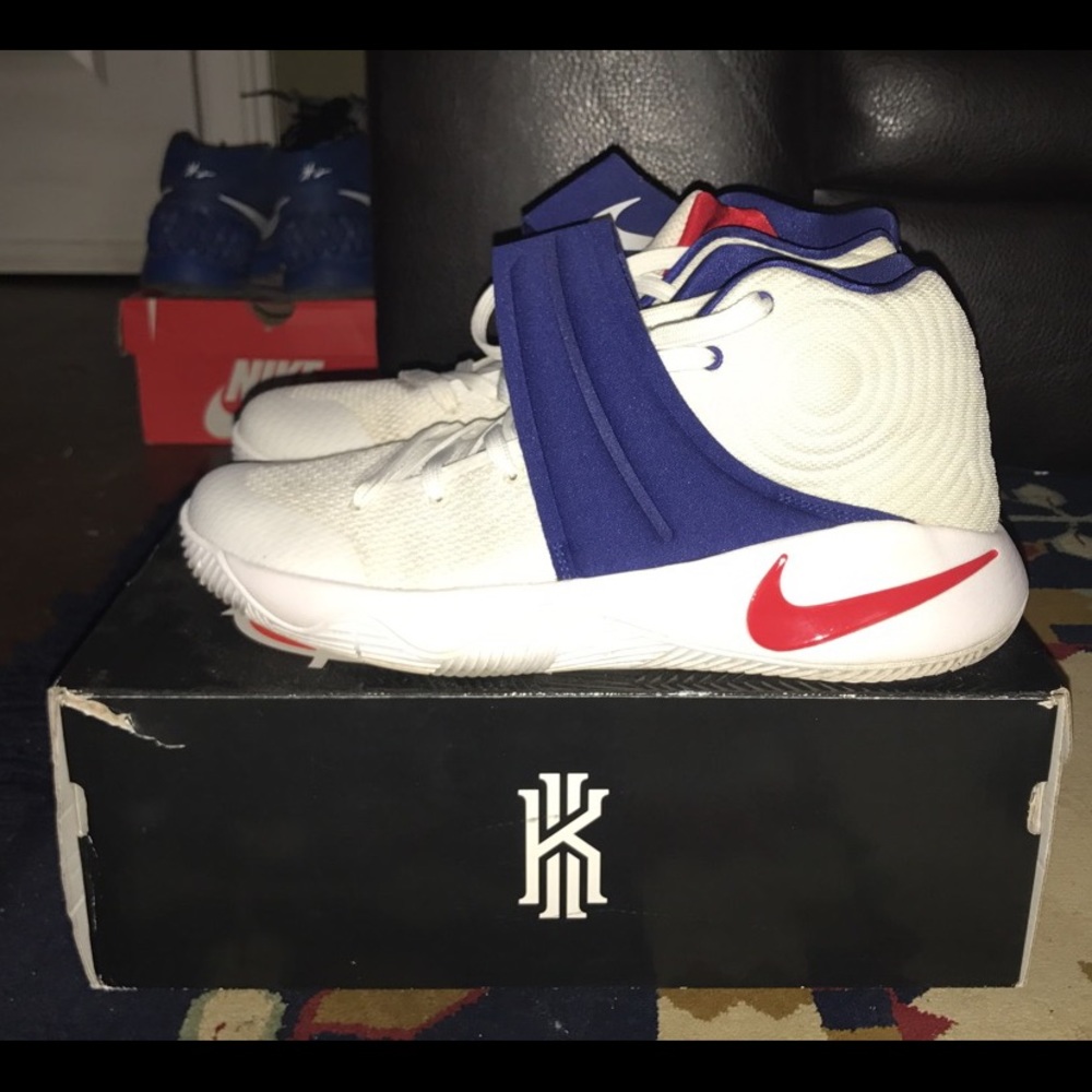 Kyrie 2 USA. Size 10.5