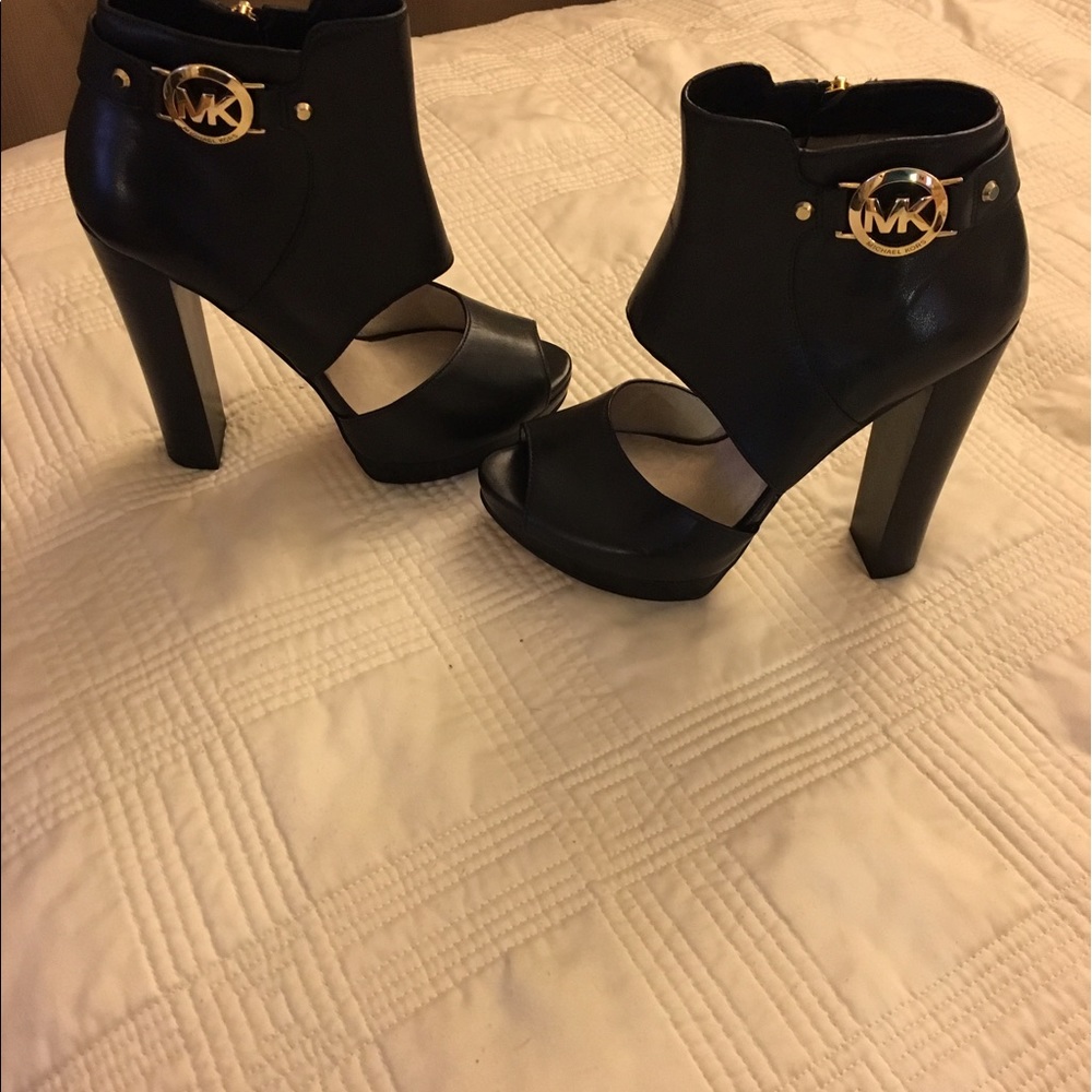 Michael kors open toe bootie