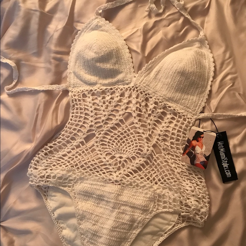 Hot Miami Styles Crochet Bathing Suit - White M