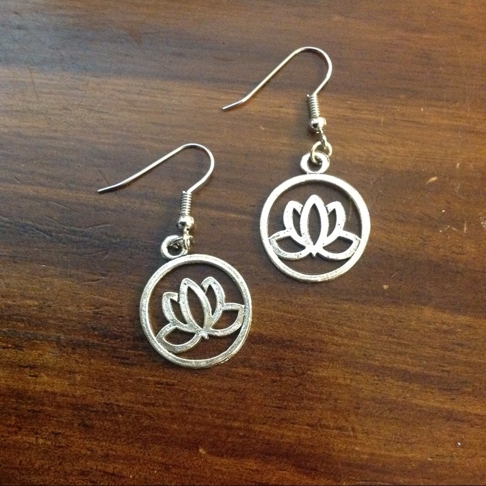 silver lotus flower yogi reiki earrings