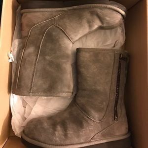 Mayfaire cement brown Uggs. Size 7.
