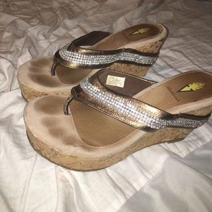 Volatile sandals