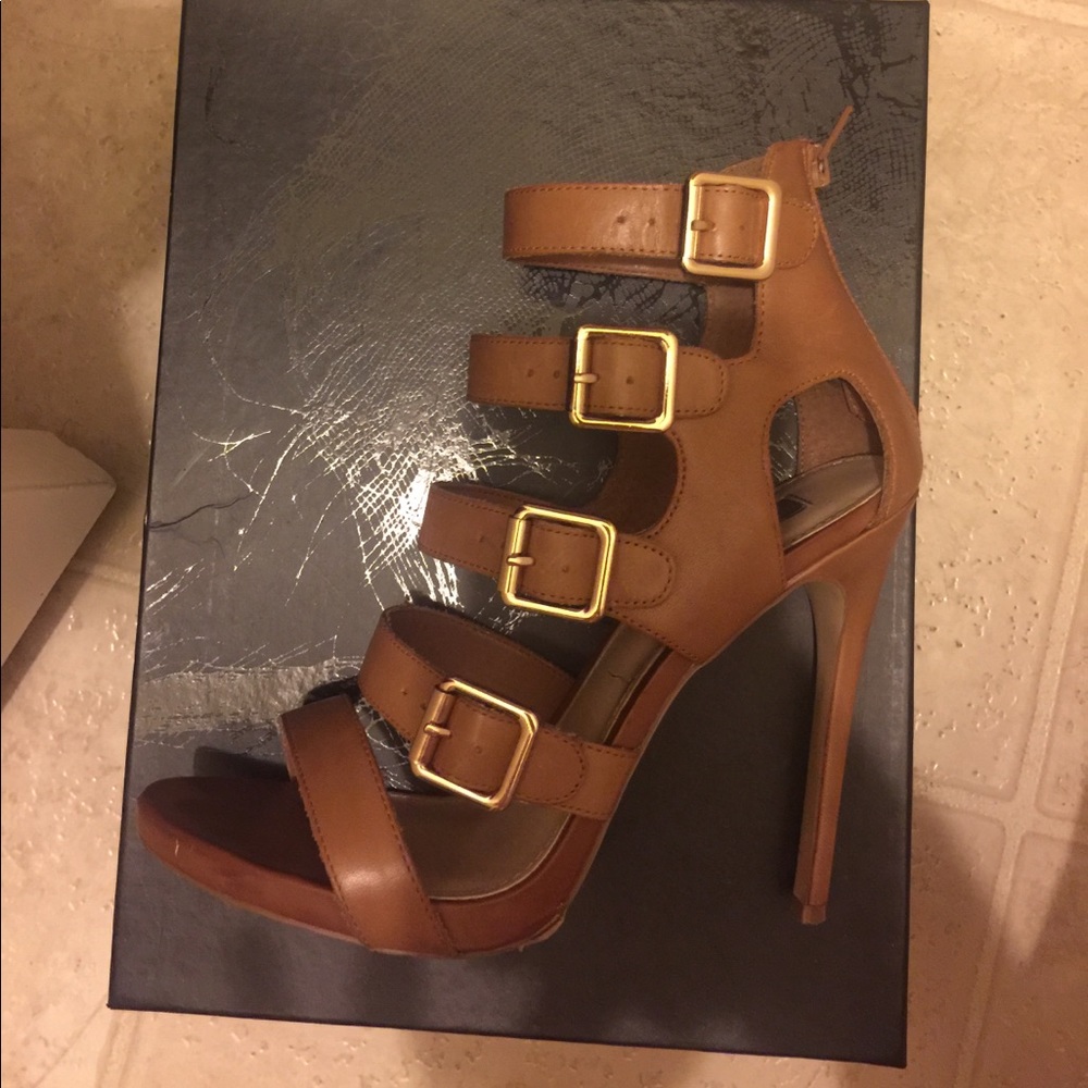 Tan heels❤️